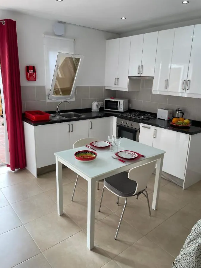 Lovely Studio Nerja Ground Floor 아파트